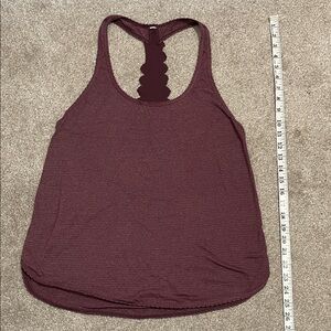 Lululemon wine colored tank top scalloped details